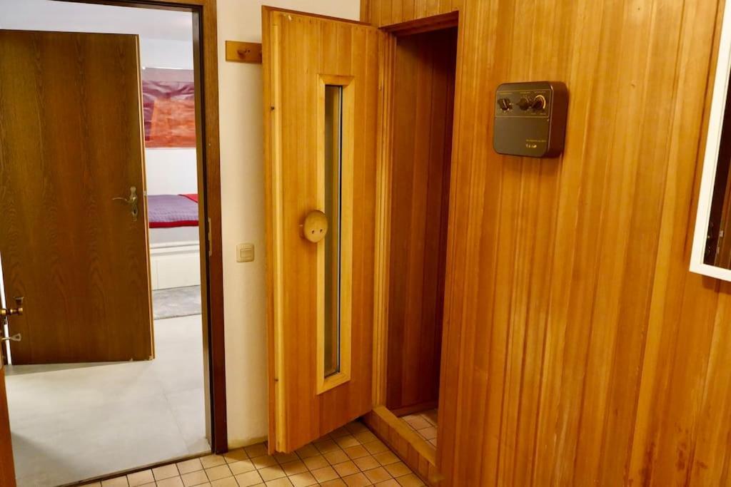 Helle Kellerwohnung Im Gruenen Mit Sauna 쾰른 외부 사진
